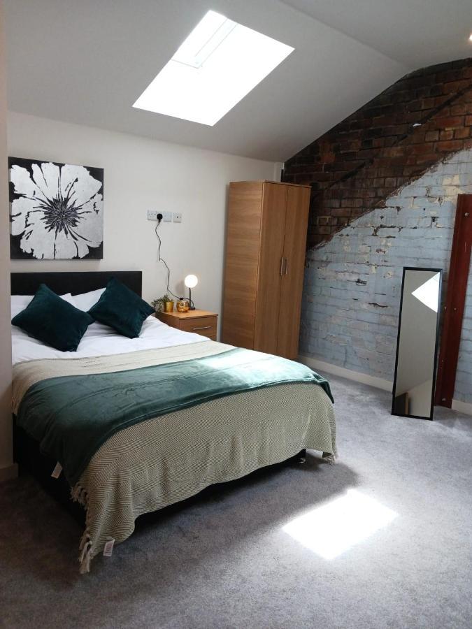 Apartment Bliss - Contractor 314