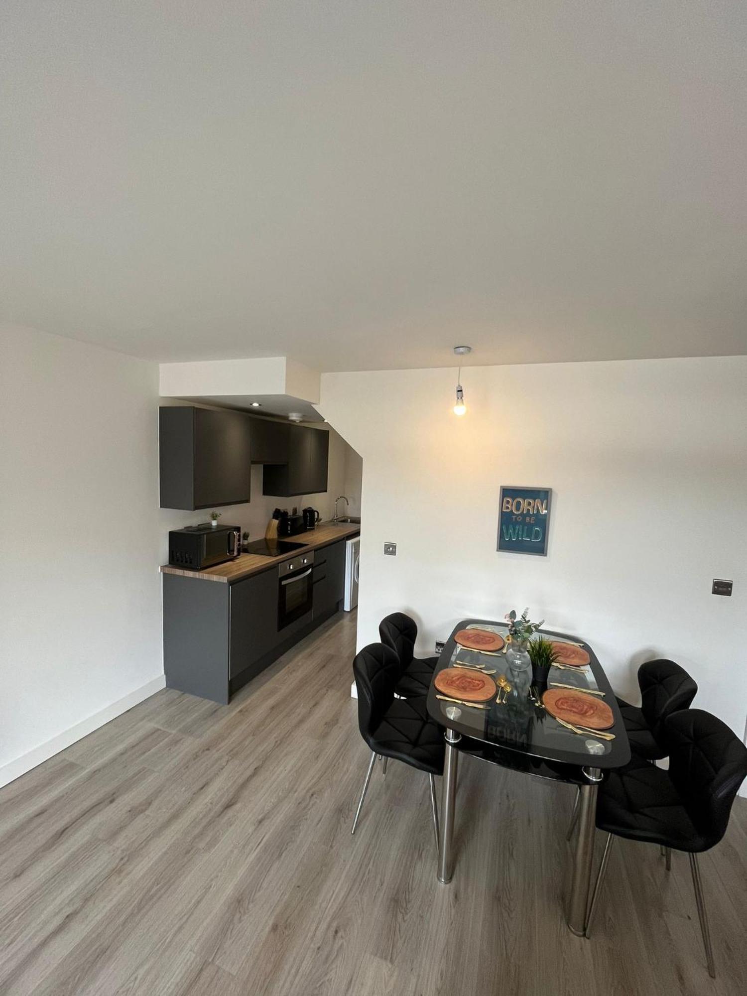 Apartment Bliss - Contractor 314 *